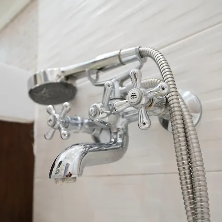 Buda Boutique Mezzanine - Historic Hideaway With Ac Апартаменты Будапешт