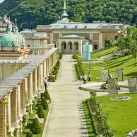 Buda Boutique Mezzanine - Historic Hideaway With Ac *