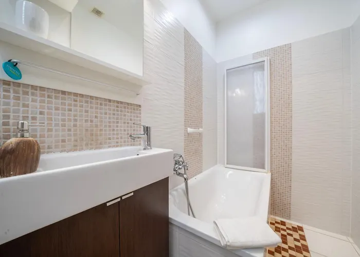 Buda Boutique Mezzanine - Historic Hideaway With Ac